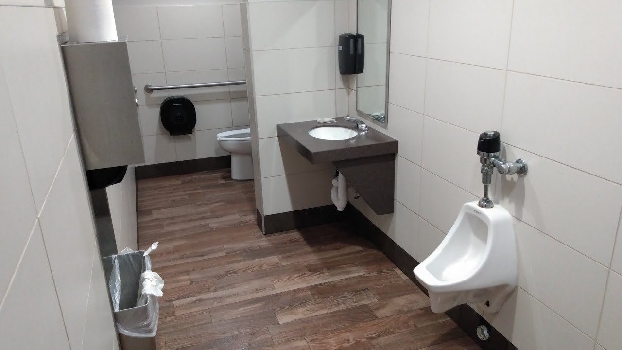 Wendy's Men's Restroom