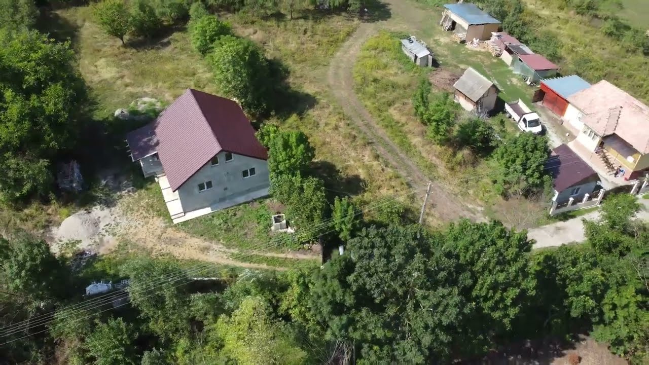 Casa cu teren 6800 mp de vanzare, Livada – Petresti