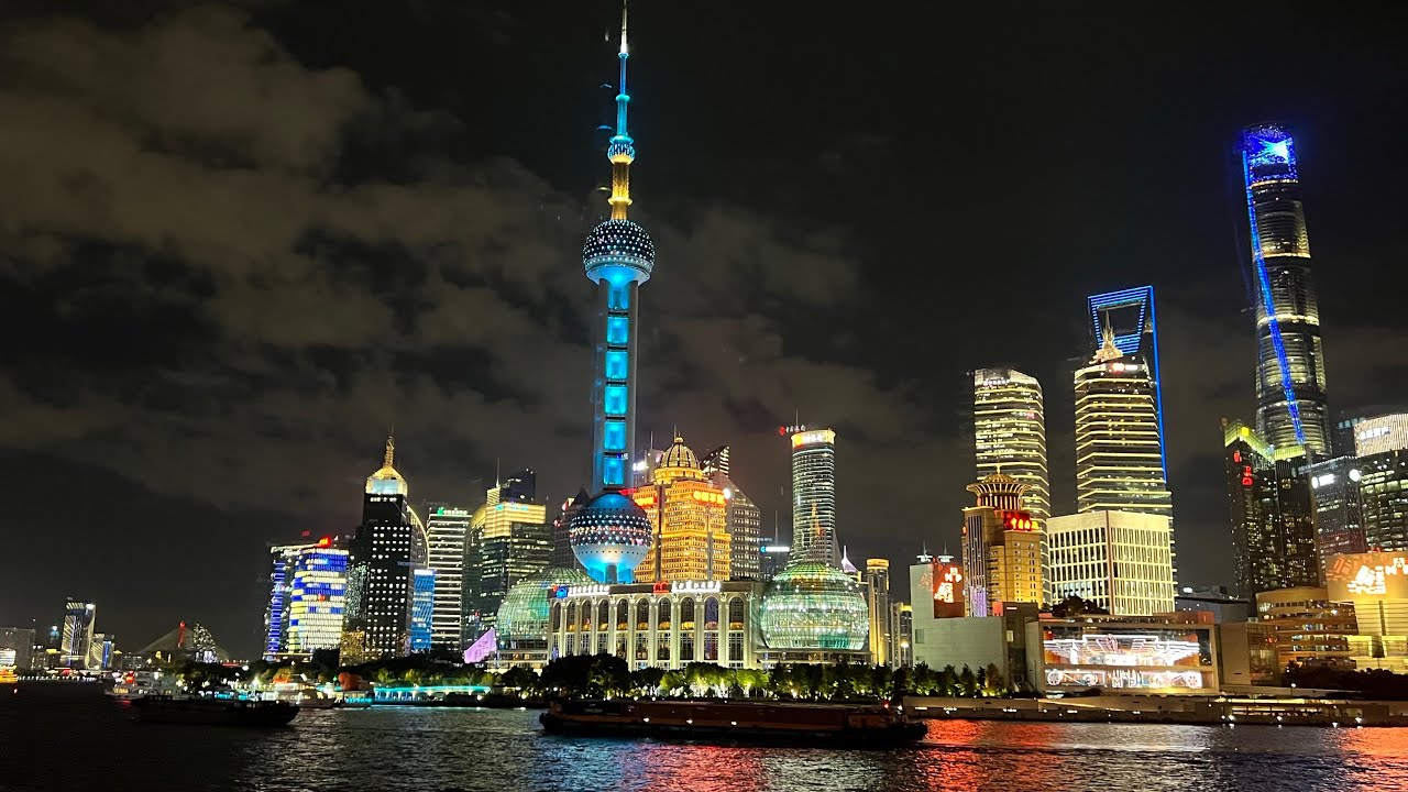 Famous Landmark The Bund ￼ Shanghai, China.                                     ￼ ￼上海灘 ￼中國 上海