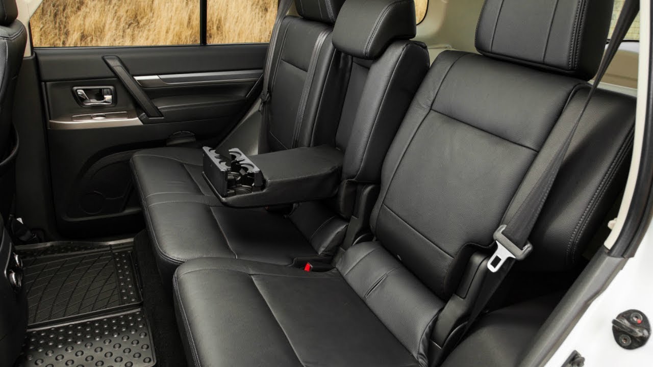 2019 Mitsubishi Pajero INTERIOR