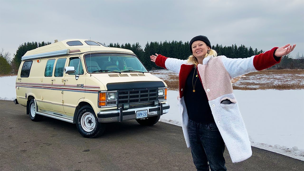Solo Female Traveler Revamps Retro Campervan Into Spacious Dream Home On Wheels | VAN TOUR