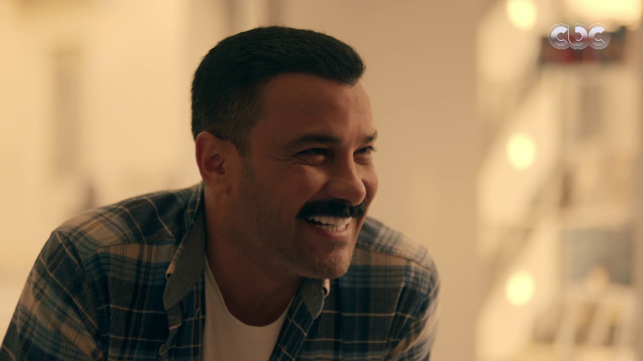 مسلسل الأخ الكبير | كل البنات نفسها في أخ زي حربي وكمان بياخد باله من التفاصيل