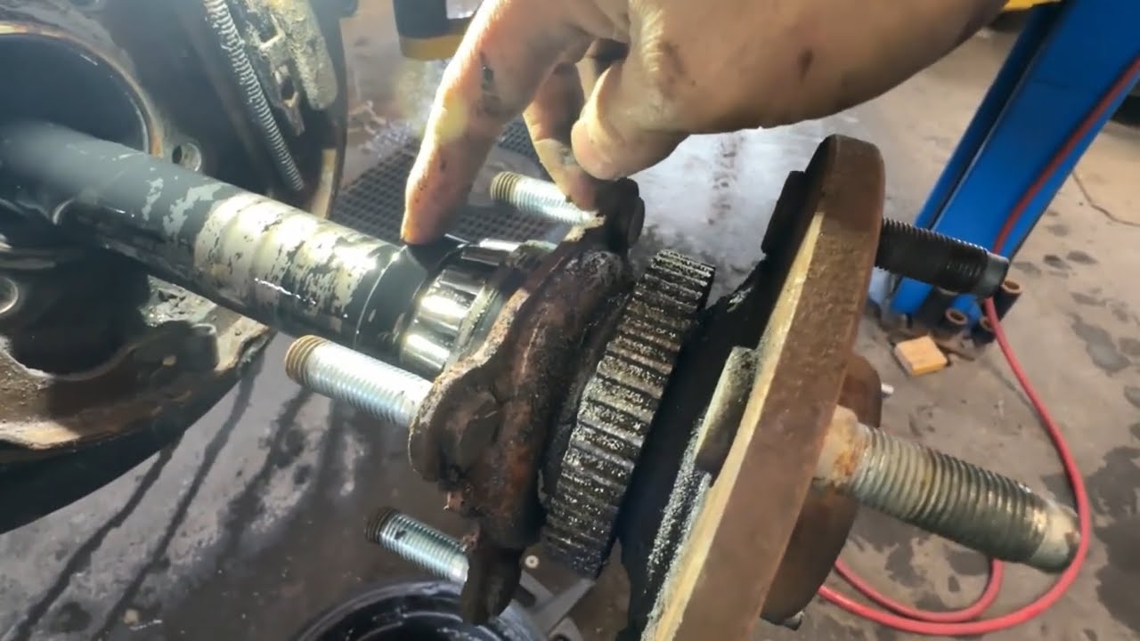 2015 Jeep Wrangler // How to remove and replace rear wheel seal with bearing