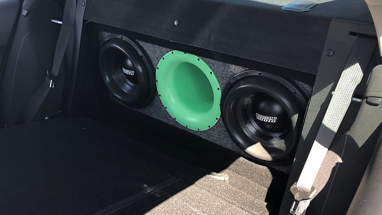 2 12S LOUD TRUNK DESTROYING THIS...