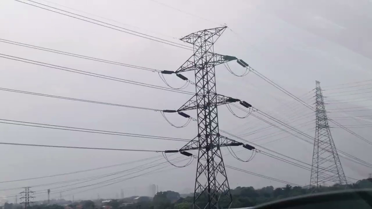 Tower SUTET di tol MBZ sampai tol Cipularang