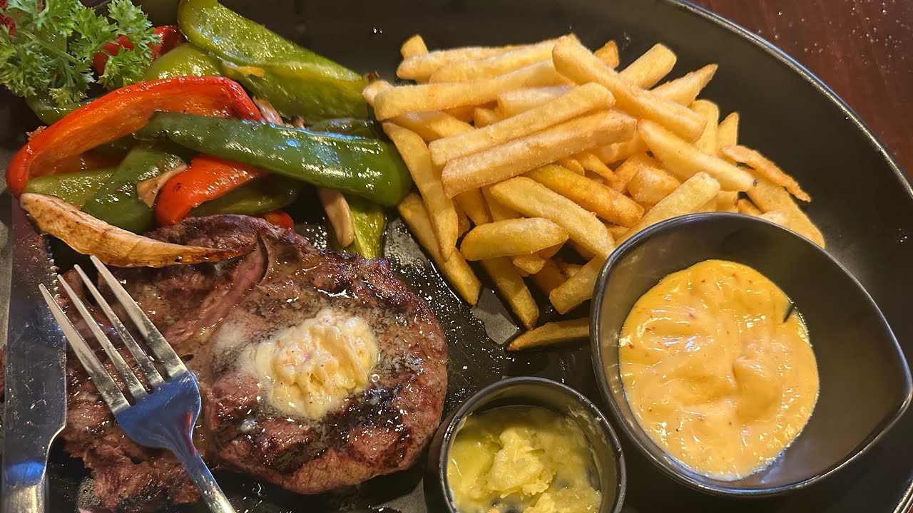 Dirty Ranch Steakhouse Soi Buakhao
