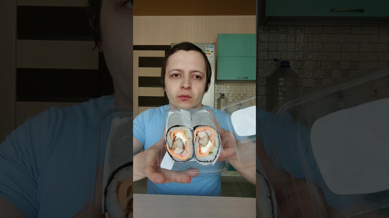 СУШИ-ШАУРМА СУШИРИТТО С ЖАРЕНОЙ КУРИЦЕЙ И СЫРОМ ЧЕДДЕР ИЗ СУПЕРМАРКЕТА СИЛЬПО. СУШИ РОЛЛЫ