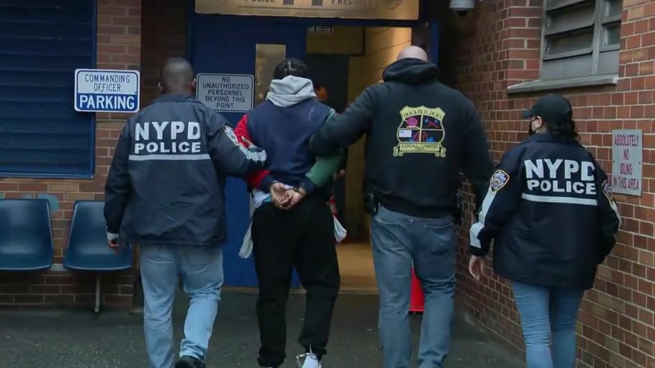 Gangs and Guns [CRIME IN THE CITY]