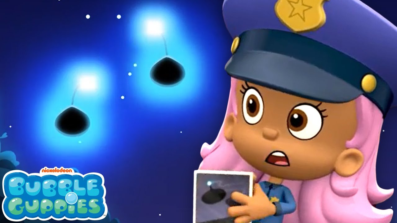 Officer Molly Solves an Alien Mystery! 🛸 | Bubble Guppies