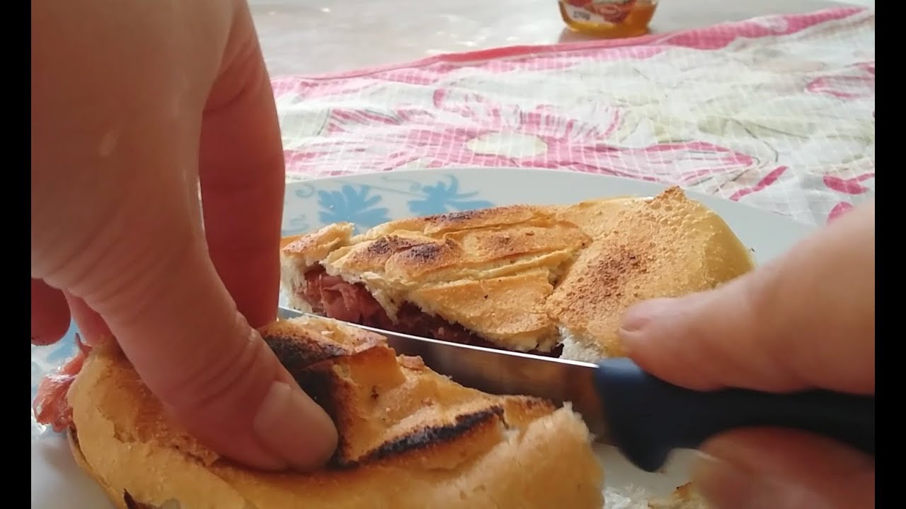 ASMR Português -  Pão Com Mortadela (Voz Baixa)