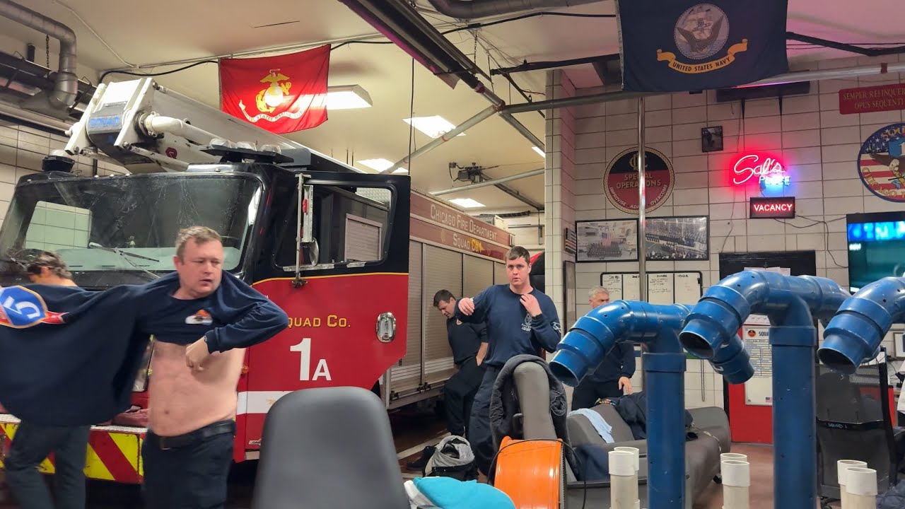🔥WORKING FIRE🔥Chicago fire dept Squad 1 2-7-1 Truck 3 Ambulance 42 
