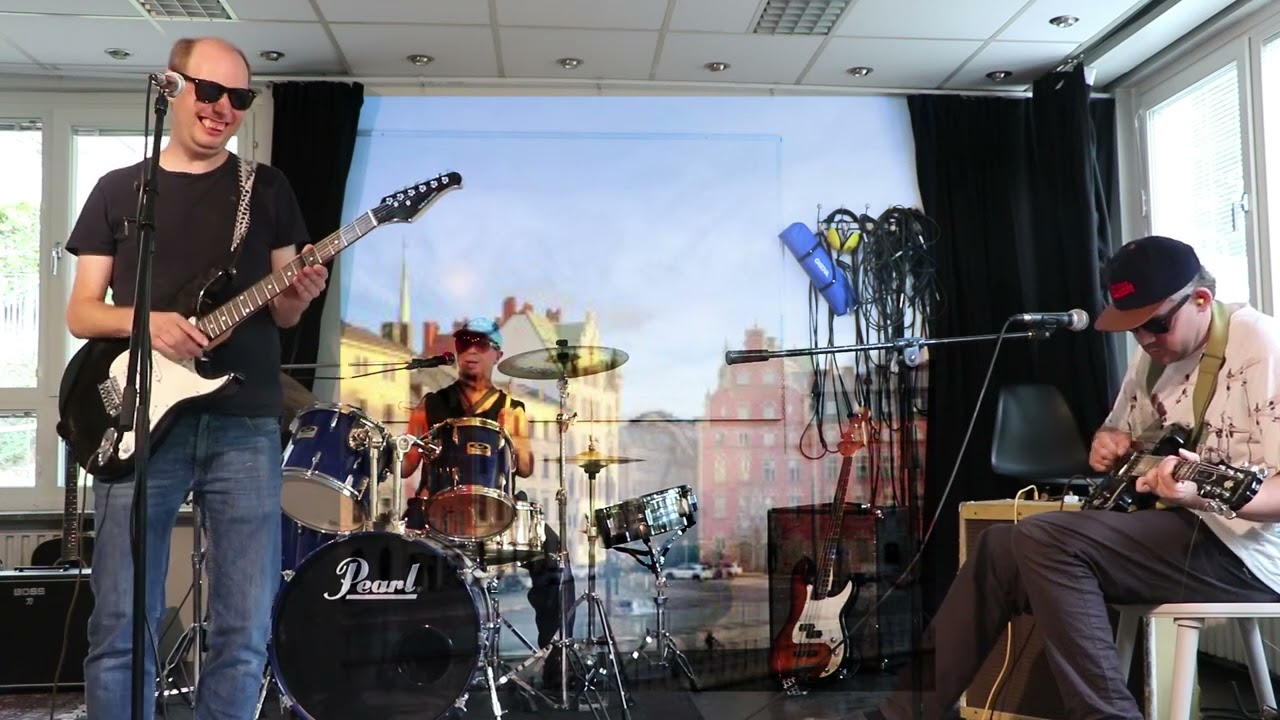Big Blue Rockstarz  "Vi går i Gamla Stan"