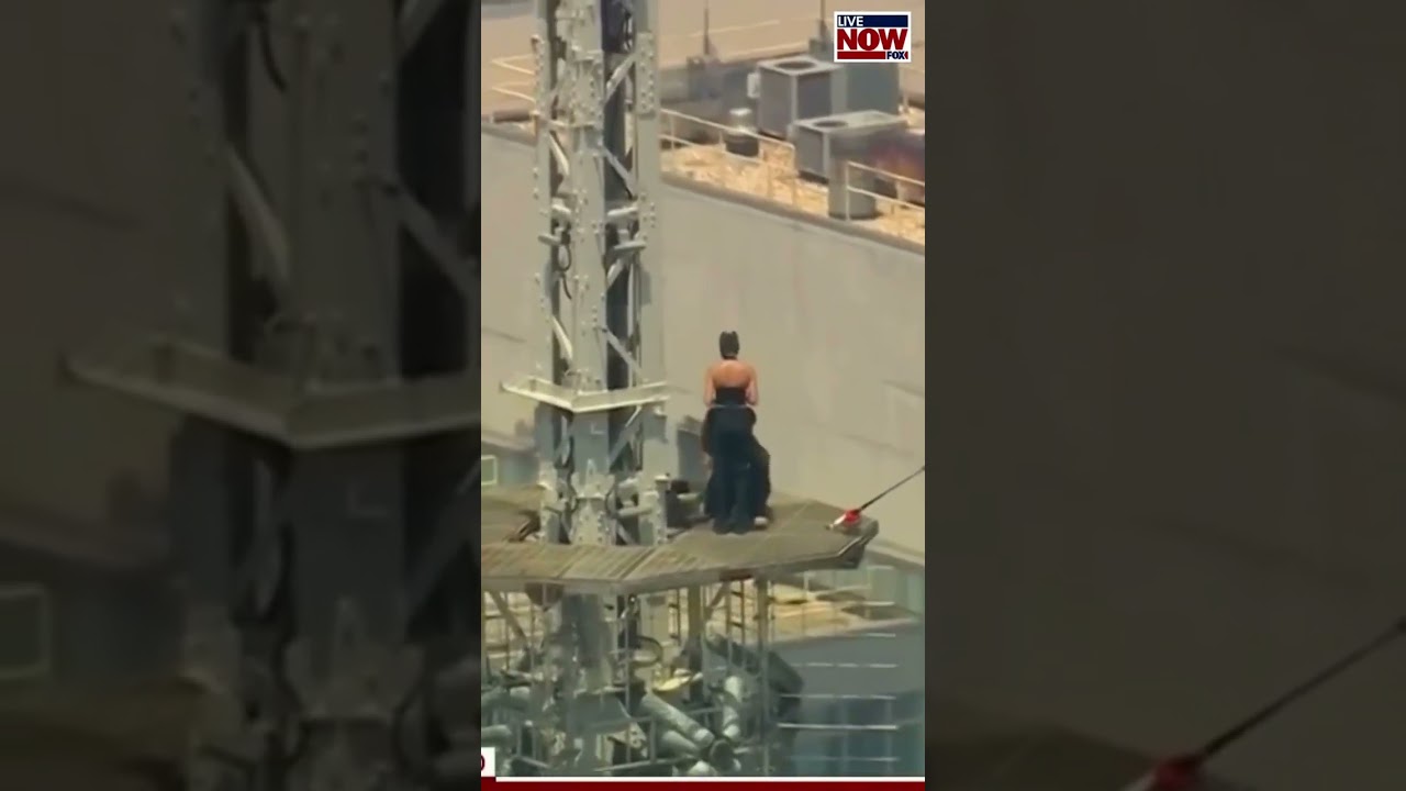 Two people in custody after climbing Empire State Building