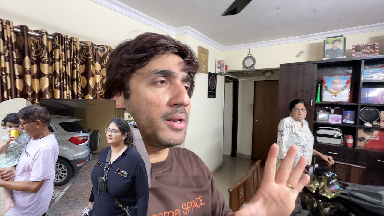 MUMMY KO NEXT TRIP KI TICKET LEKAR SURPRISE KARDIYA | FINALLY A FAMILY TRIP CONFIRMED