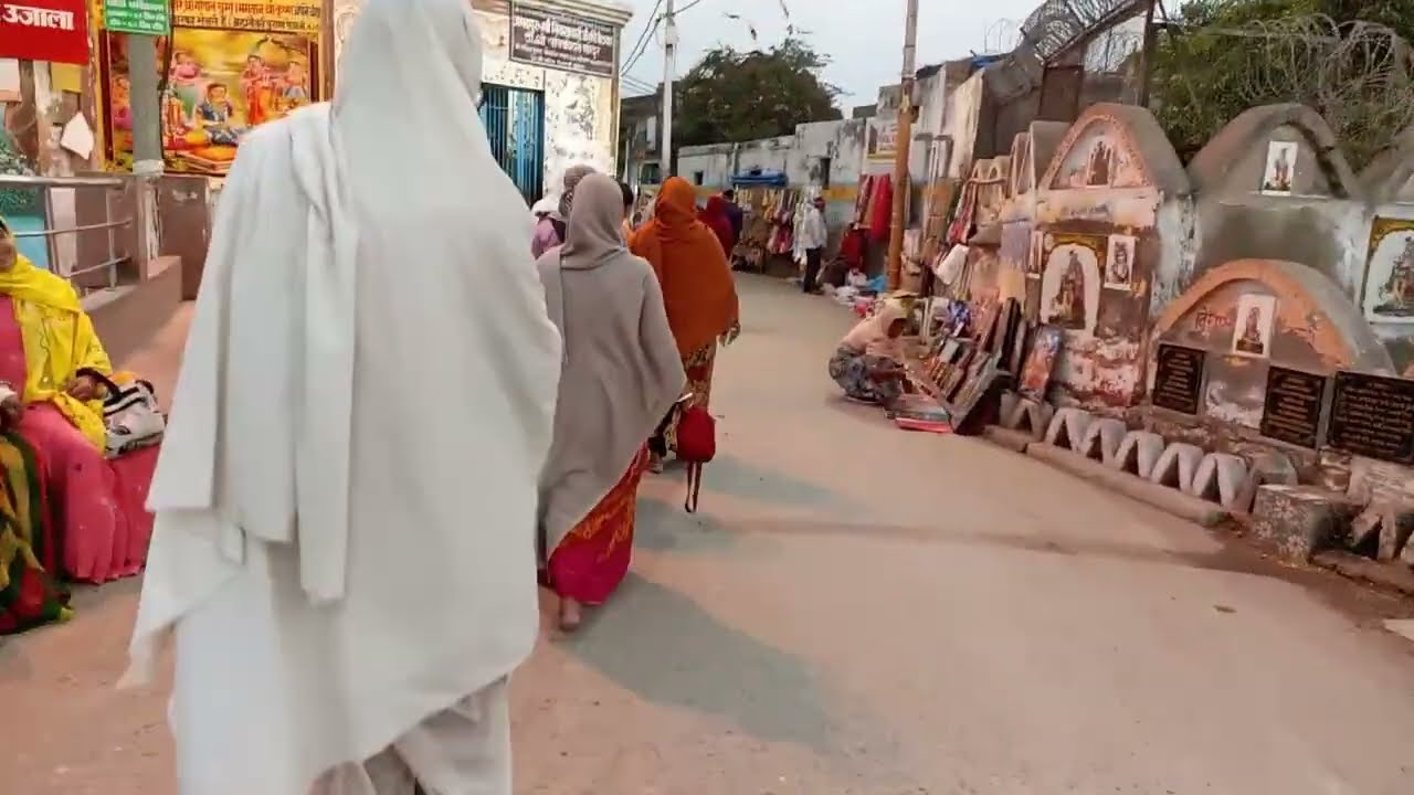 বৃন্দাবন রাধা কুণ্ড সন্ধ্যা আরতি দর্শন ভিডিও Vrindavan Radha Kund Sandhya Aarti Darshan 19/02/26