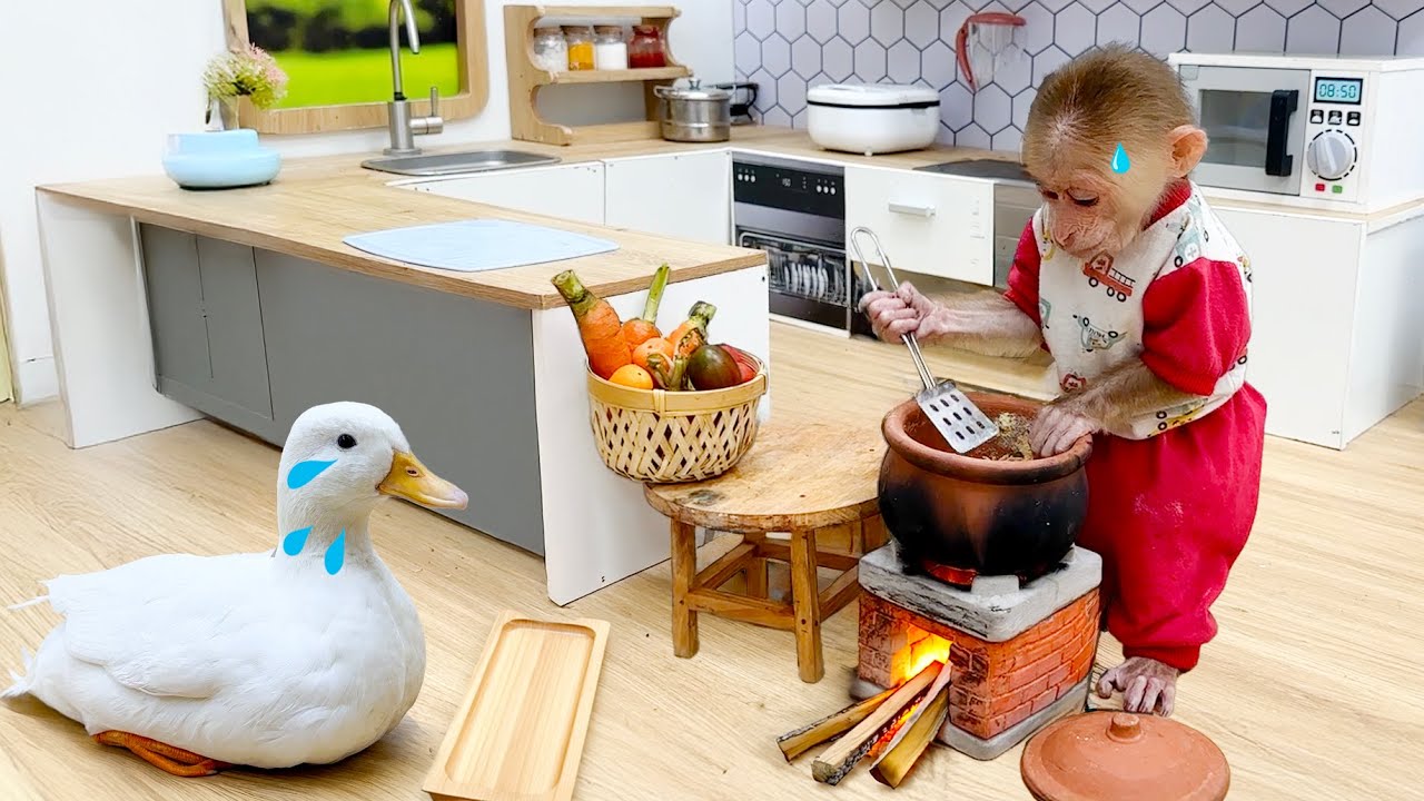 Funny story when chef Annie makes Kimbap for duck