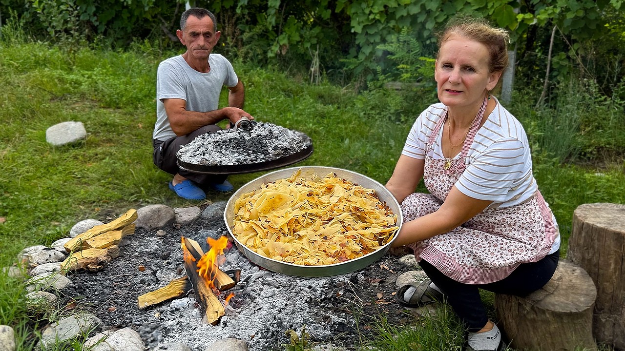 Traditional Albanian Fli 🥞🇦🇱 – The Most Unique Balkan Dish! 🔥