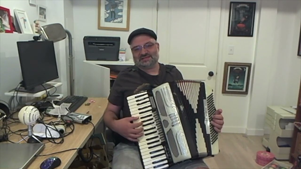 Confetti (Charlotte Cardin, 2023) ... played on the accordion!