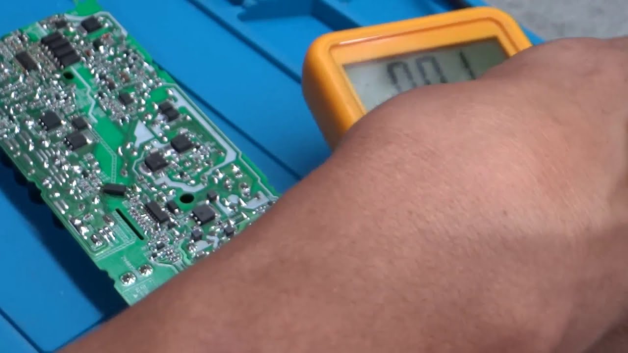 MAIS UMA FONTE DE PS4 CONSERTADA, QUE BICHO É ESSE