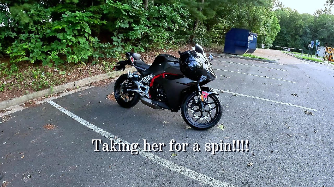 Riding my friends 2017 Hyosung GD250R!!