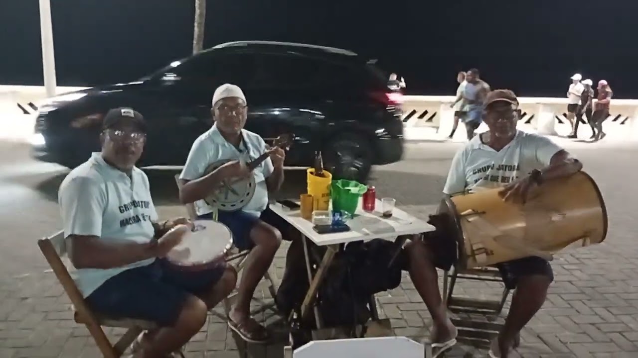 Grupo Jatobá. Gente da melhor qualidade. Tocam muito! Tive a honra de conhecer essa velha guarda.🎵🎼🎶