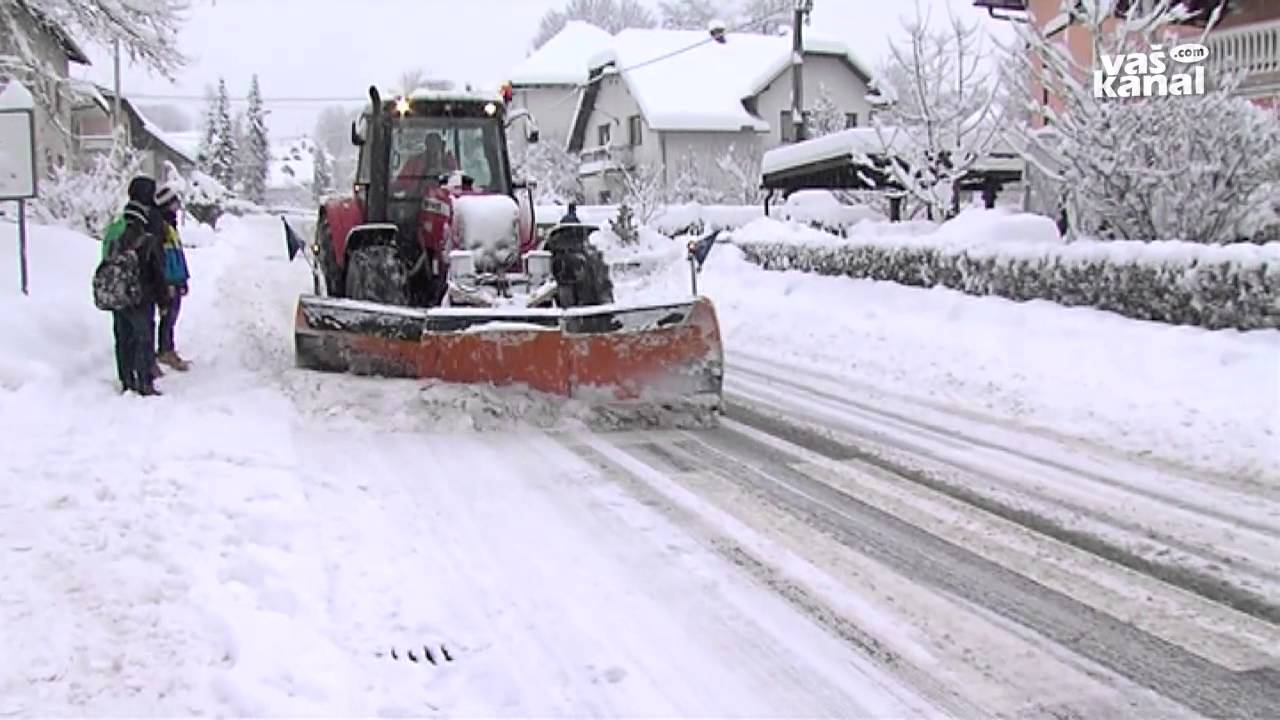 Zapadlo ga je več kot pol metra