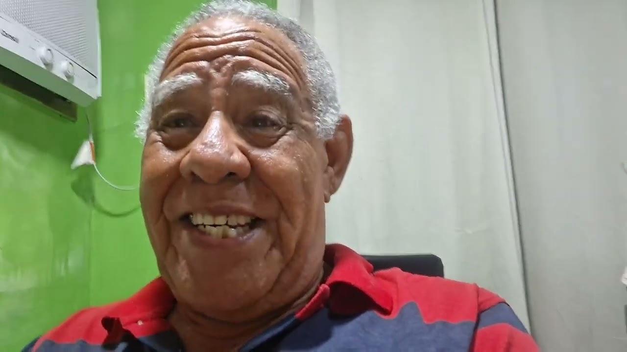 O FLAMENGO DEVE RENOVAR O CONTRATO DO CEBOLINHA .