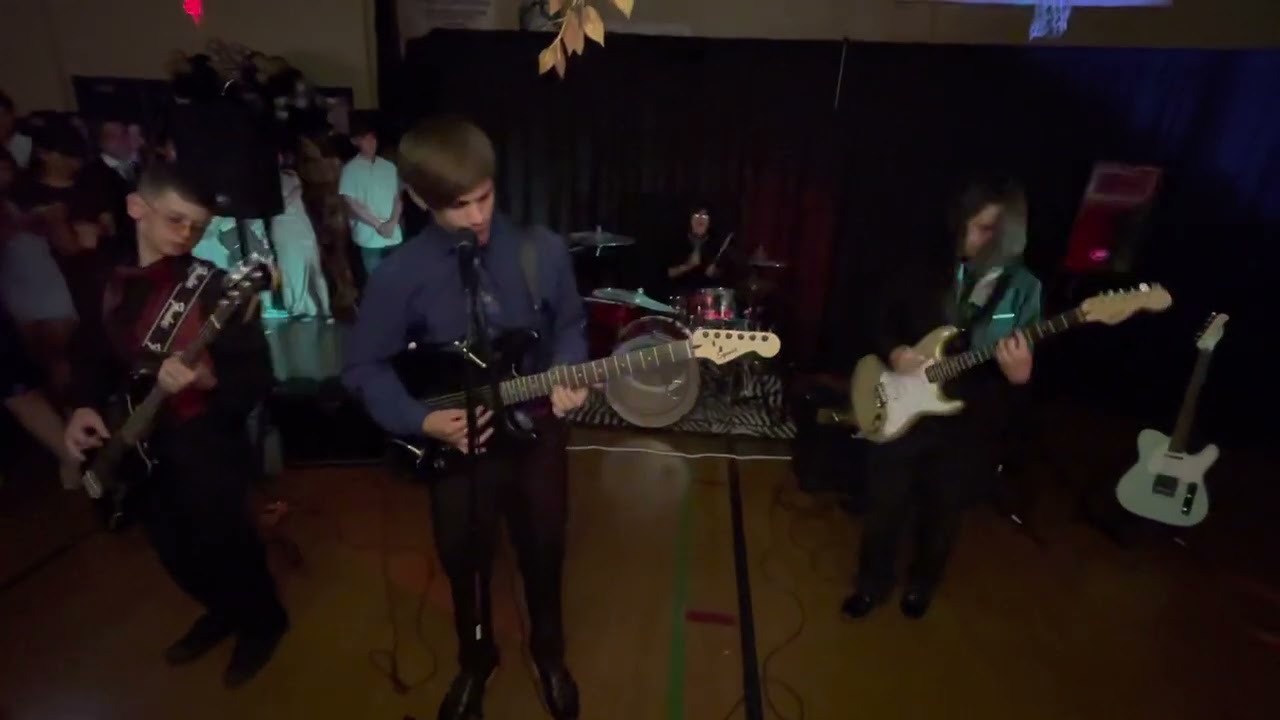 Surf Curse’s “freaks” cover by band of 8th graders!