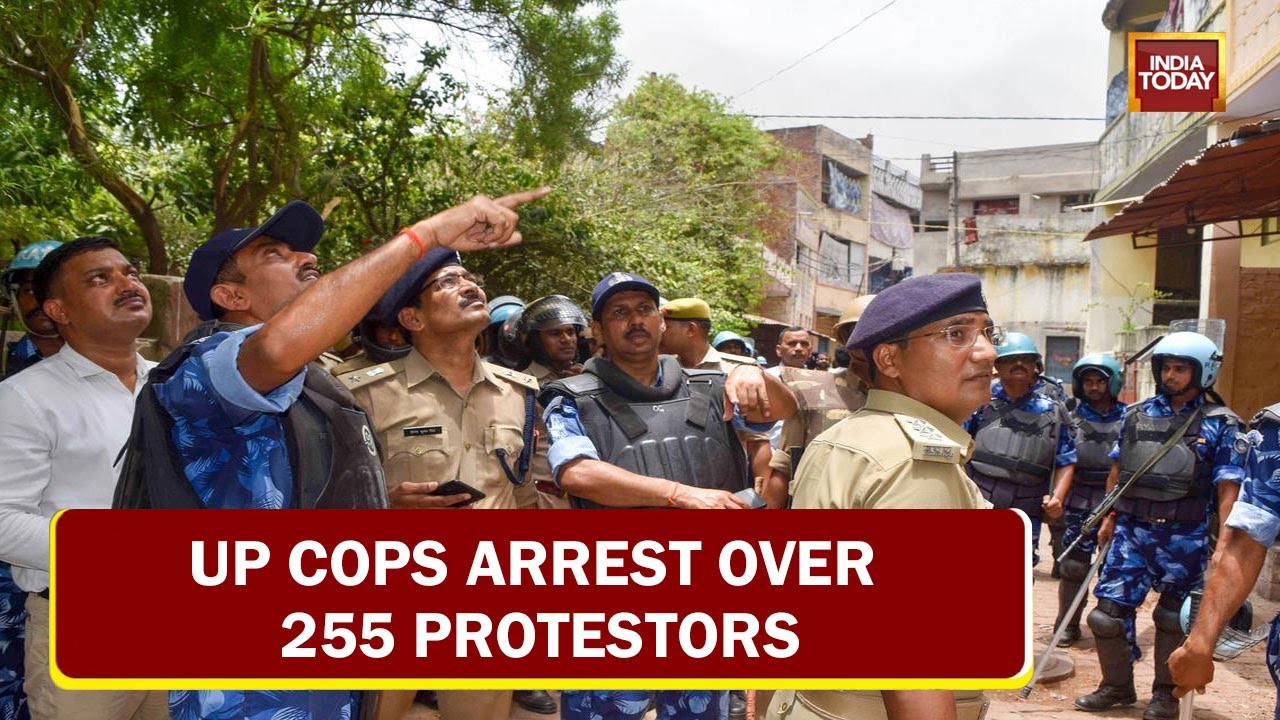 Prohibitory Orders Accross U.P || UP Cops Arrest Over 255 Protestors