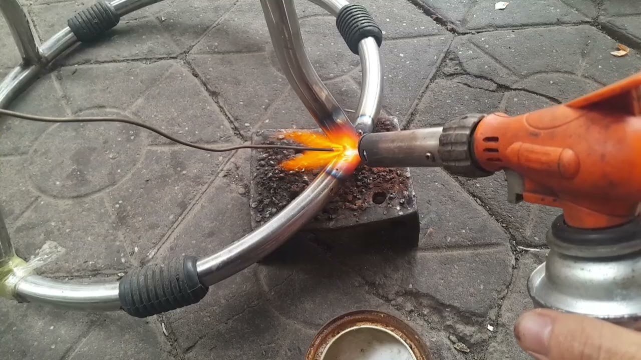 Mẹo nhỏ làm chắc lại chiếc ghế Inox mà không cần đến máy hàn