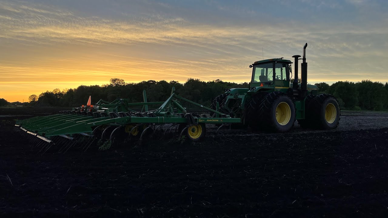 John Deere 8650 VS MUCK GROUND