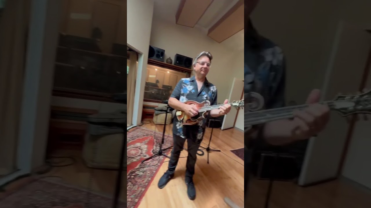 Have you heard our new jam featuring @ronniemccoury - &ldquo;The IPA Song&rdquo; ?🍻🍻 streaming everywhere!