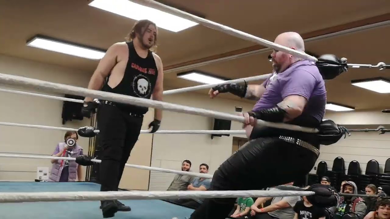 FRANTIC PRO WRESTLING Deck Your Halls | Washago Community Centre, Washago, ON | December 20, 2024