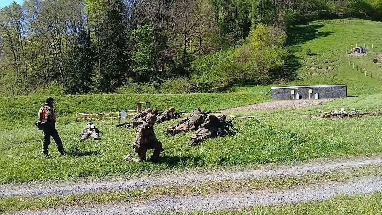 Duro und Piranha Infanterieschule 11, Besuchstag, 27 April
