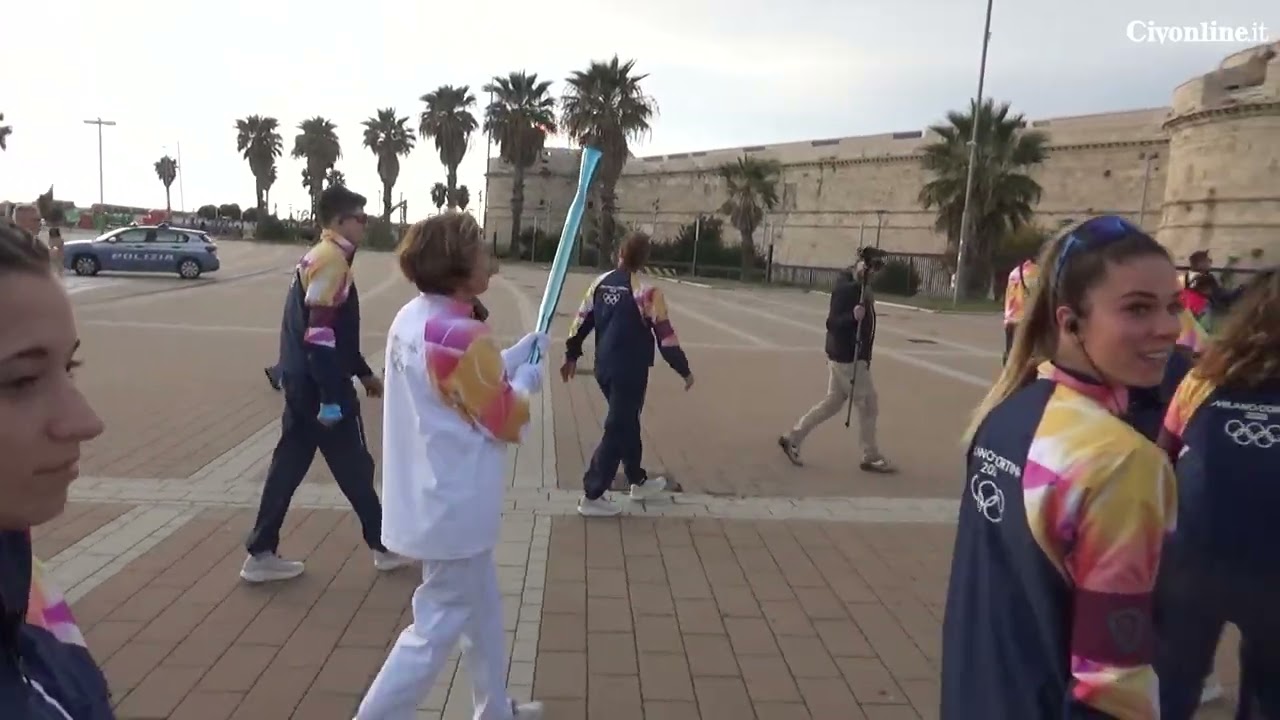 Dal vivo fa tutto un altro effetto: la Fiamma Olimpica è passata da Civitavecchia