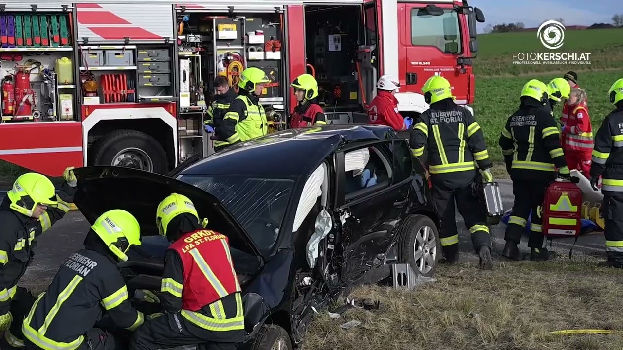 Personenrettung nach Verkehrsunfall in St  Florian