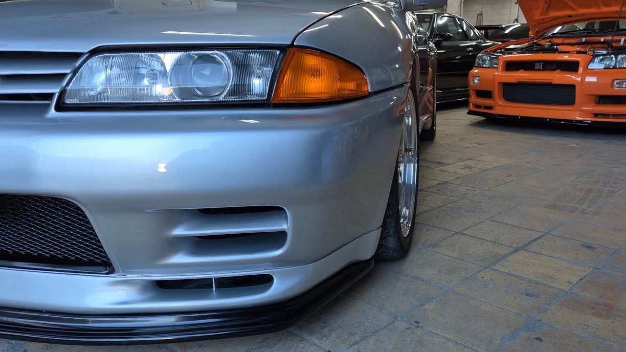 Nissan skyline R32 GT-R installing fiber glass side kits