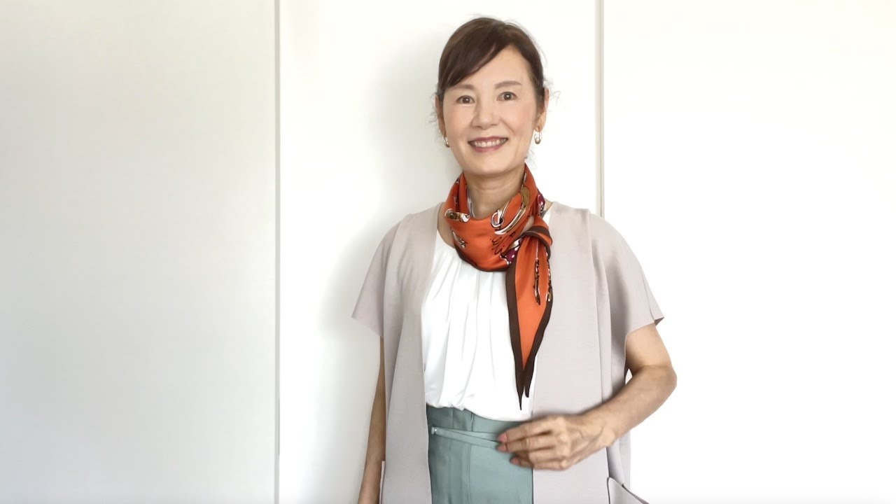 スカーフ初心者必見！菱形スカーフのお手軽アレンジ【片山みさの人生を変えるスカーフの結び方】（シュフワンチャンネル）