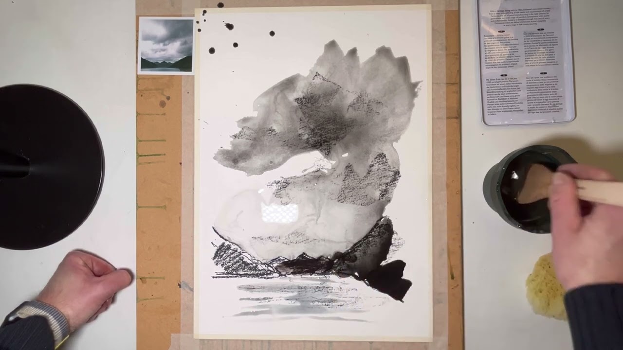 Абстрагирование с помощью блоков Derwent Inktense — гранулируются ли они?