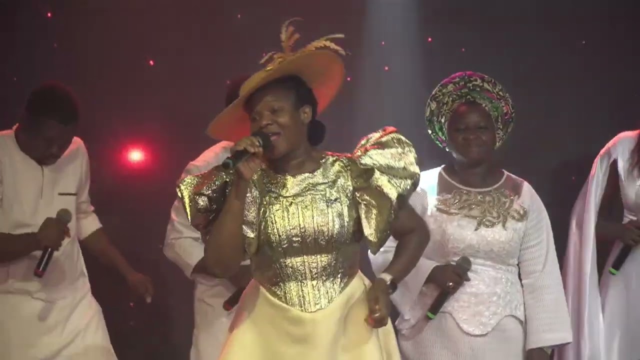 BUKOLA BEKES MINISTERS @ MRS MODUPE AWE 50TH BIRTHDAY 