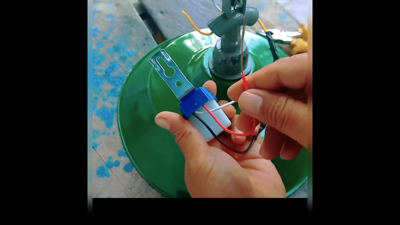 Proses pemasangan saklar sensor cahaya/photo cell