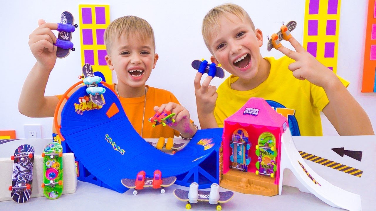 Vlad e Niki se divertem com escalas e playsets Hot Wheels Skate