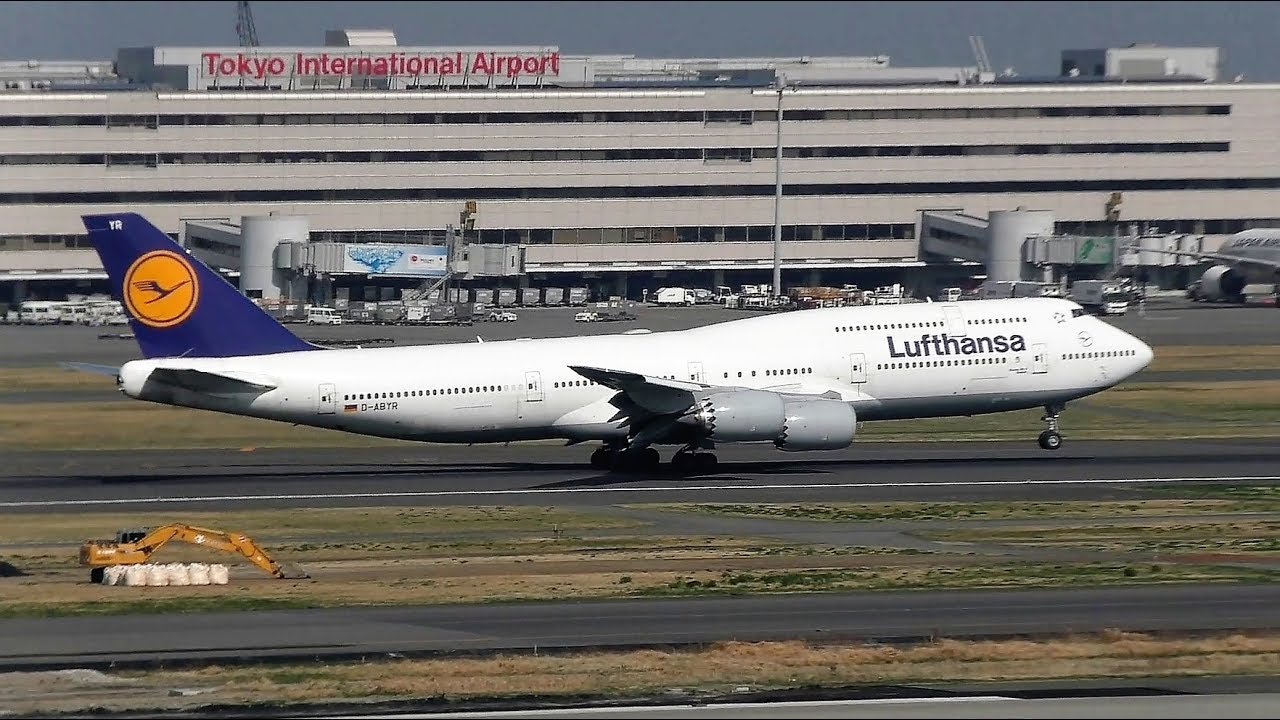 Lufthansa Boeing 747-8 - Tokyo Haneda Airport