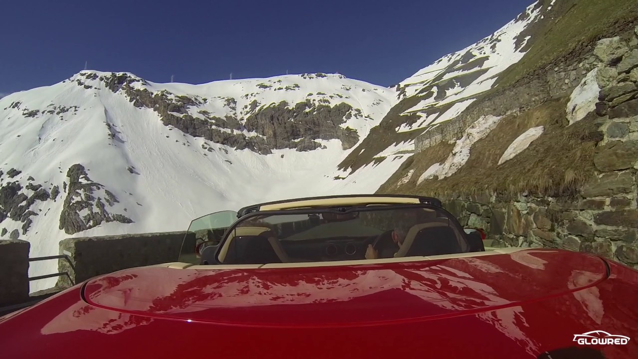 Stelvio Pass - East - Ferrari California - Snow