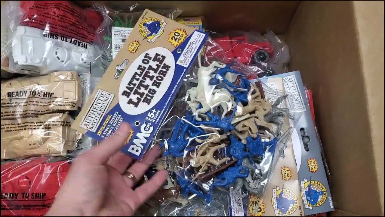 ВИДЕО РАСПАКОВКИ ГИГАНТСКОЙ АРМЕЙСКОЙ ИГРУШКИ!