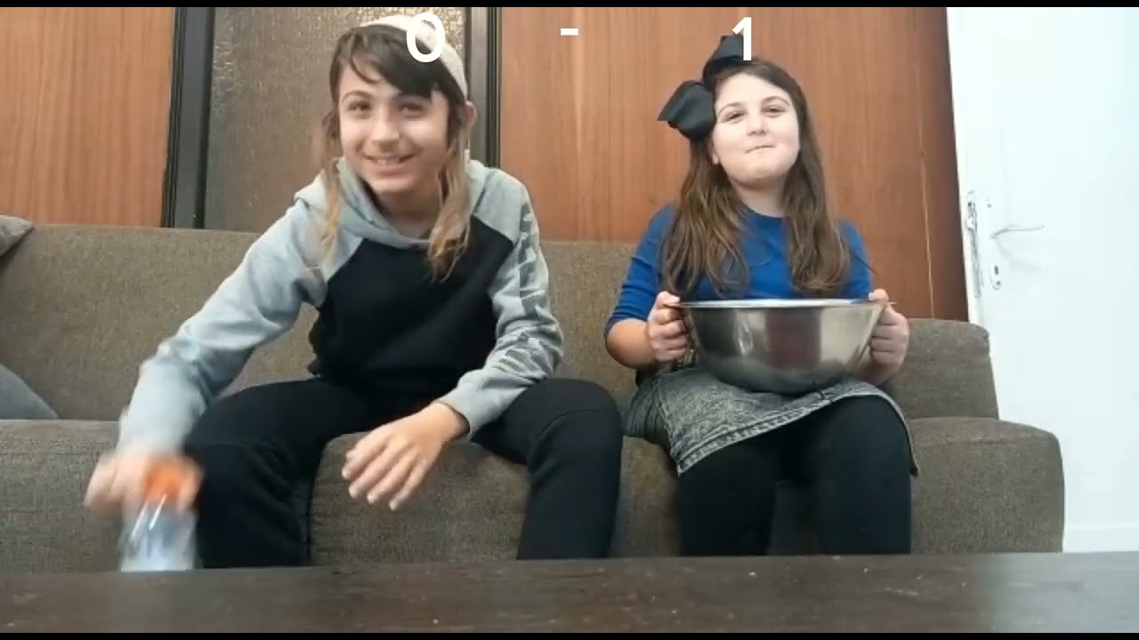 אתגר נסו לא לצחוק😂😂 עם מים בפה!!!!!!