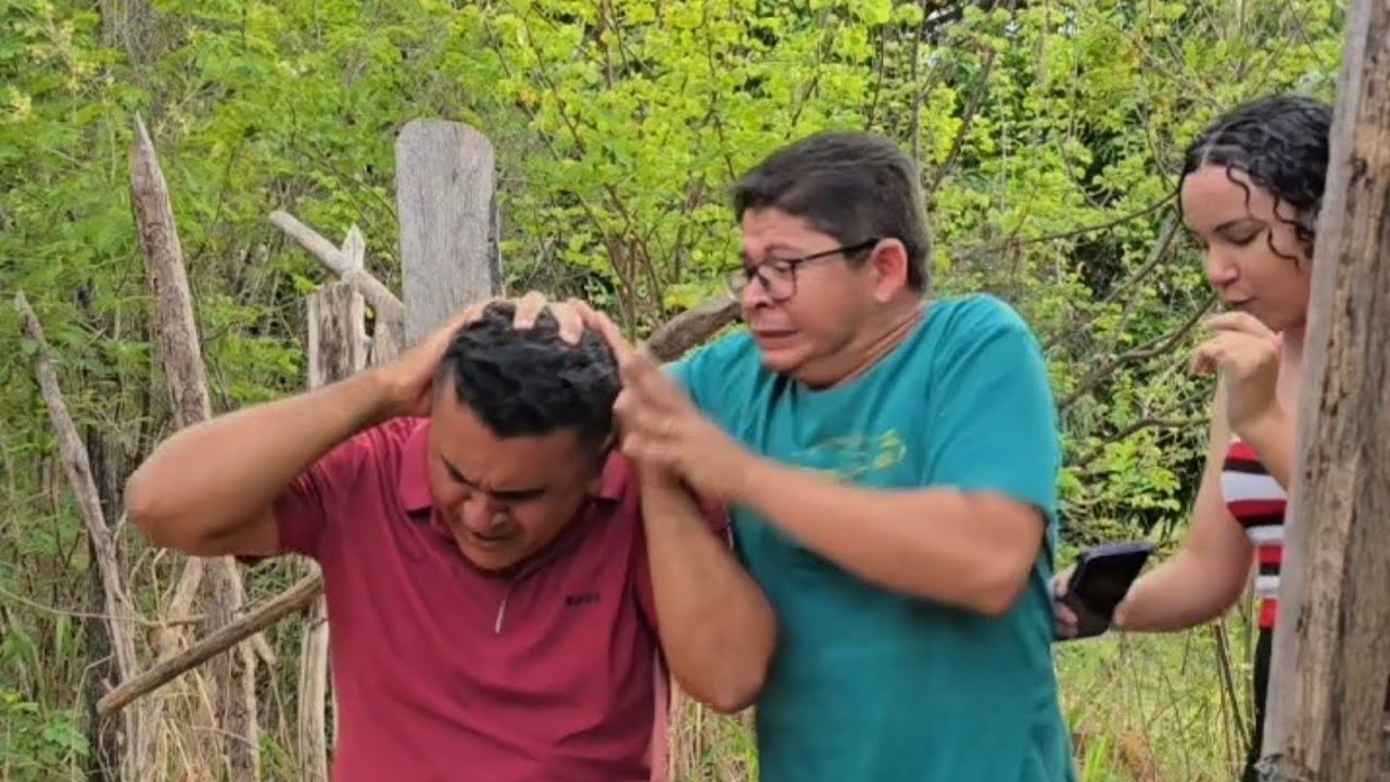 O ajudante acertou o próprio pai 