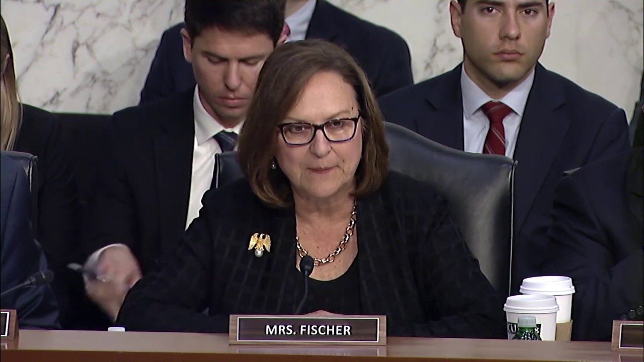 Senator Deb Fischer Pushes Boeing CEO Dennis Muilenburg on 737 MAX Plane Crashes