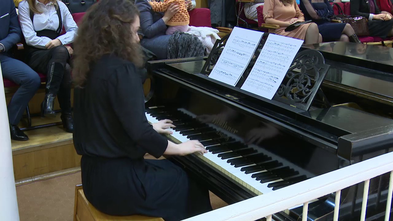 Iesle  poarta de iubire - program special (19.12.2015)