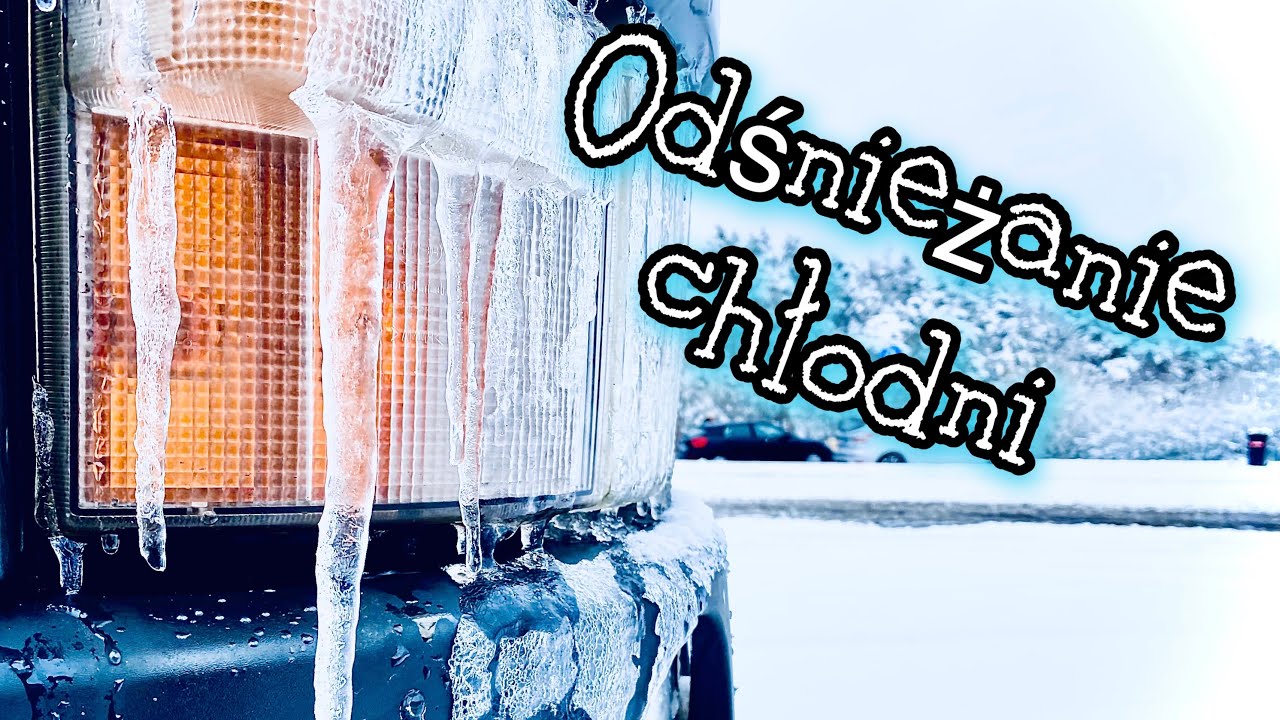 Śnieg z naczepy. Poranne obejście auta.